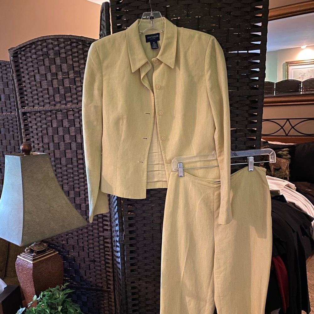 Ann Taylor Linen Suit 4P